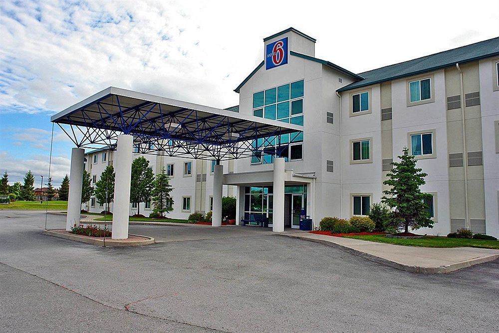 Motel 6-Whitby, On - Toronto East Exterior photo