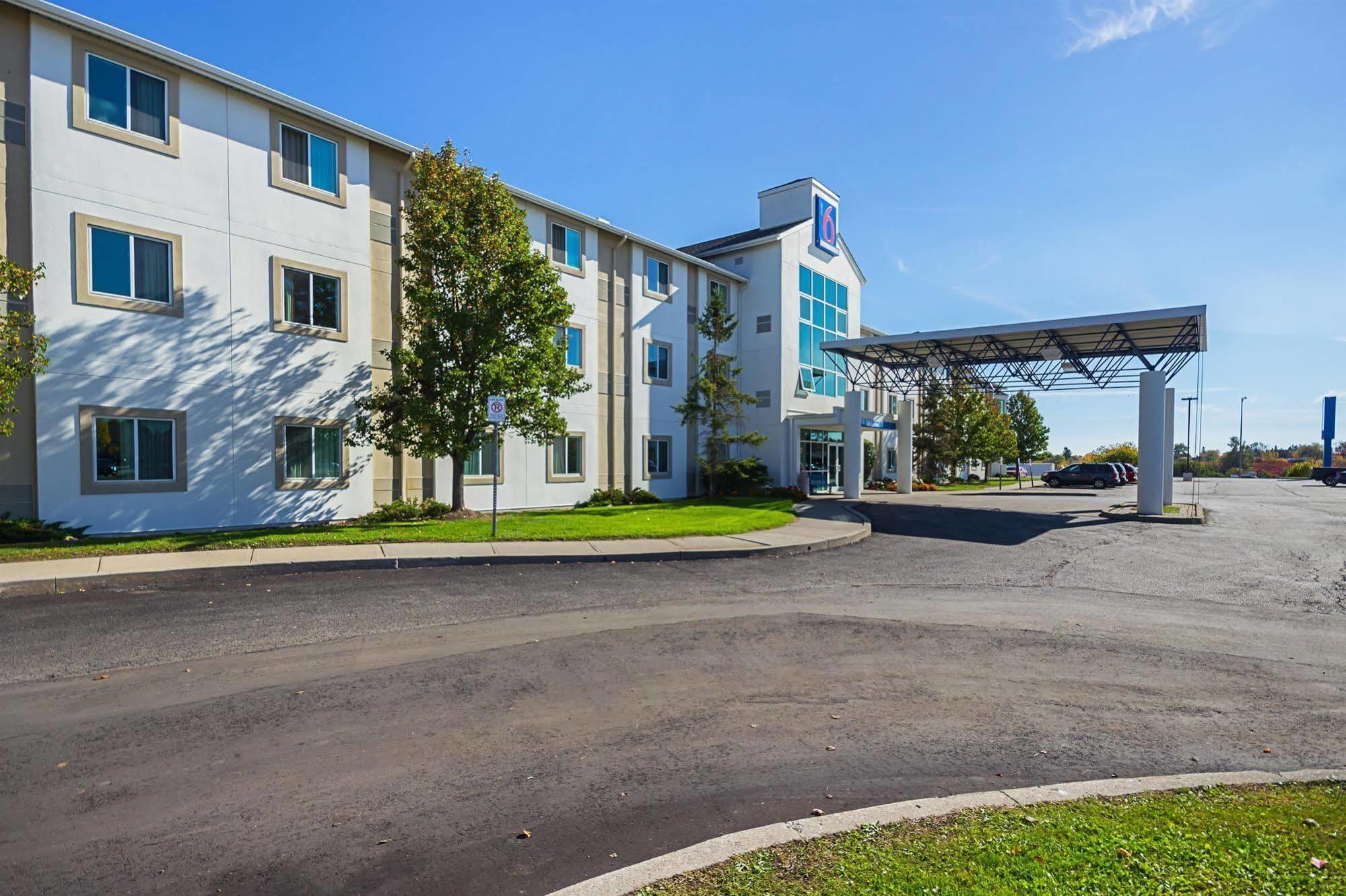 Motel 6-Whitby, On - Toronto East Exterior photo