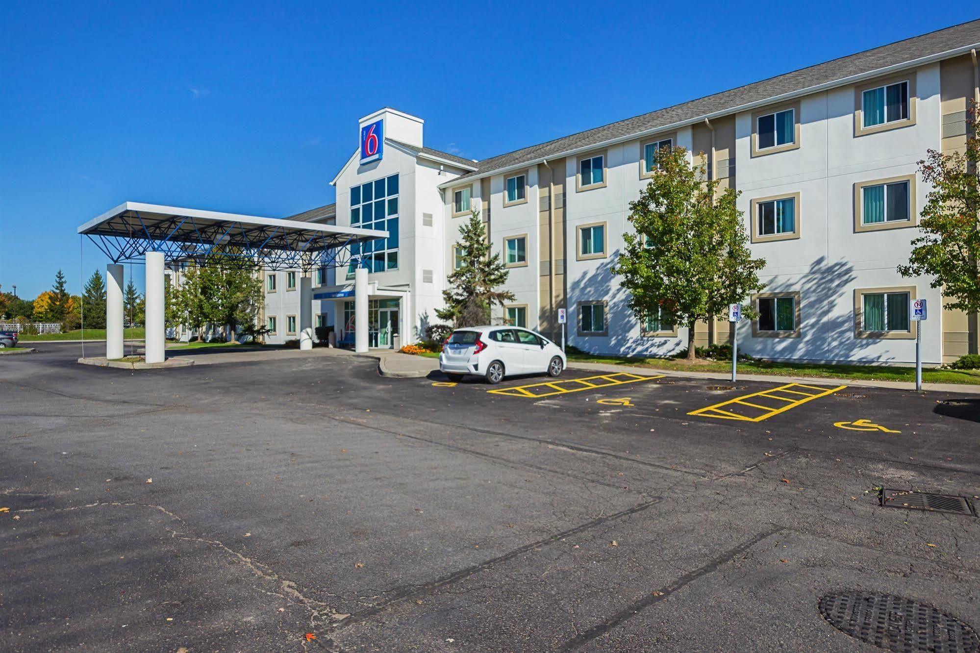 Motel 6-Whitby, On - Toronto East Exterior photo