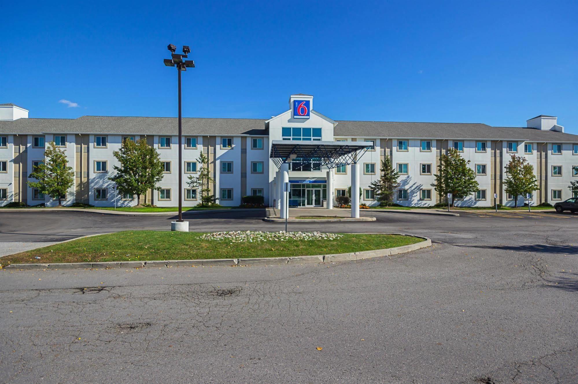 Motel 6-Whitby, On - Toronto East Exterior photo